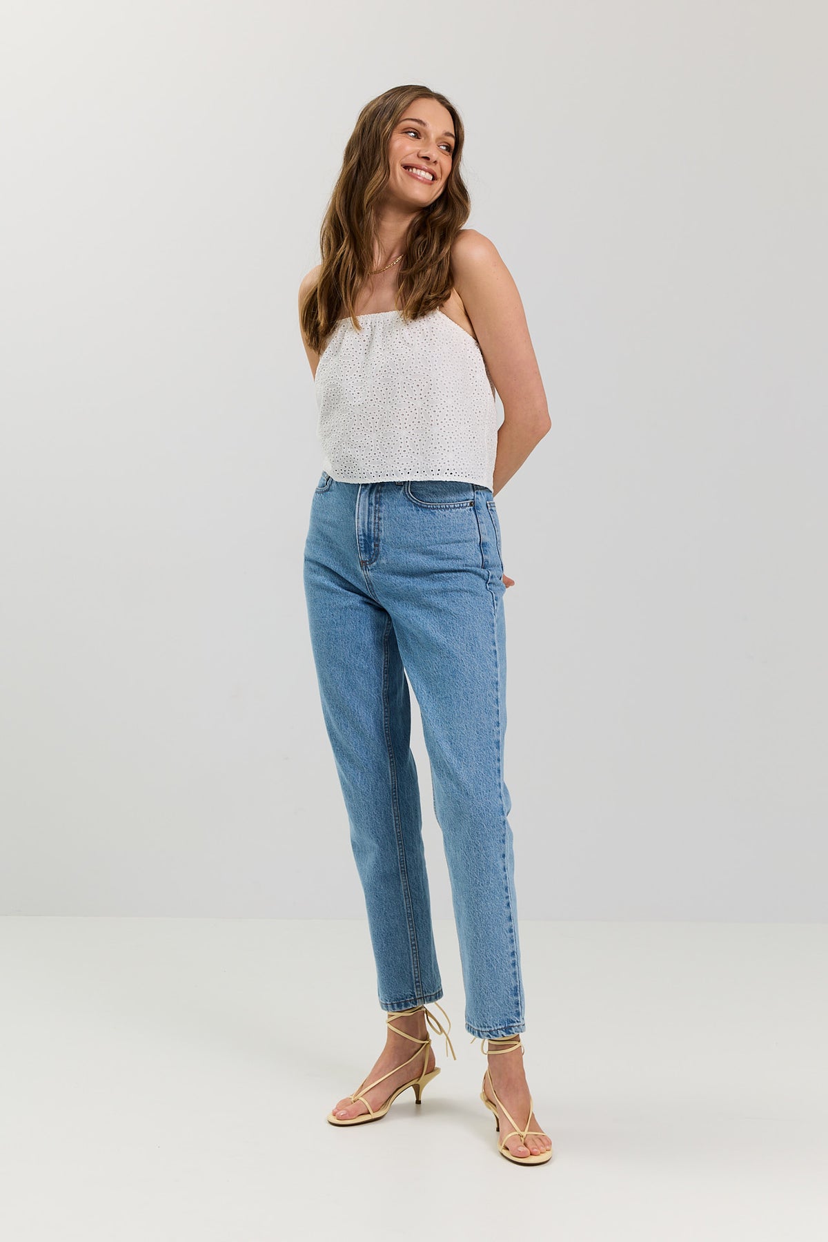 Top Laurel white