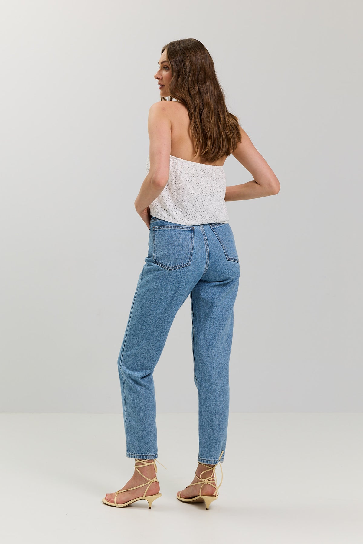 Top Laurel white