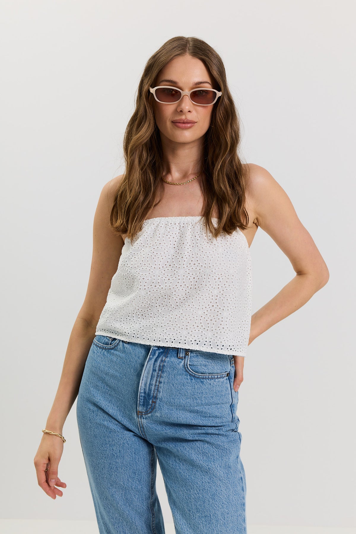 Top Laurel white