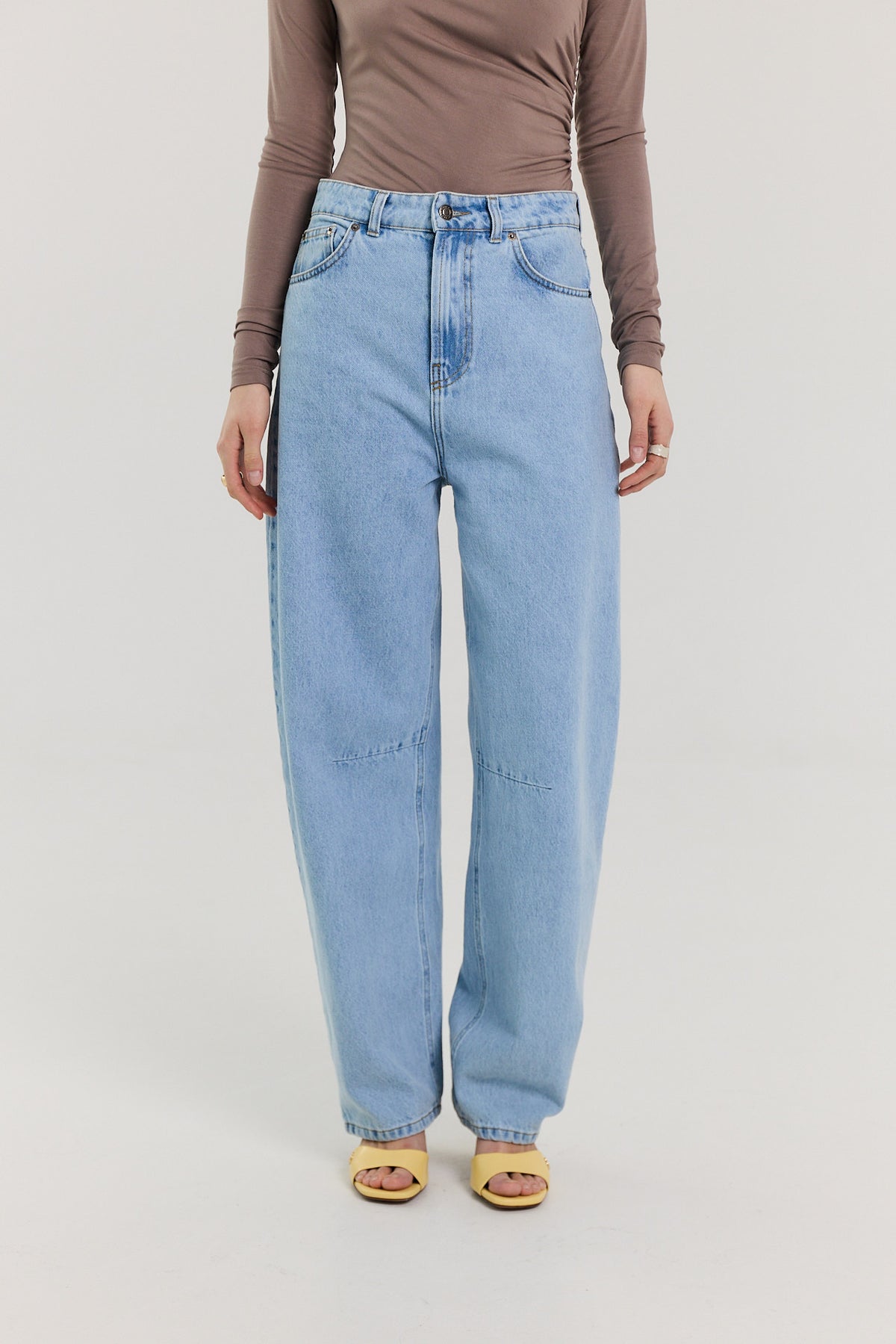 Jeansy Barrel light blue