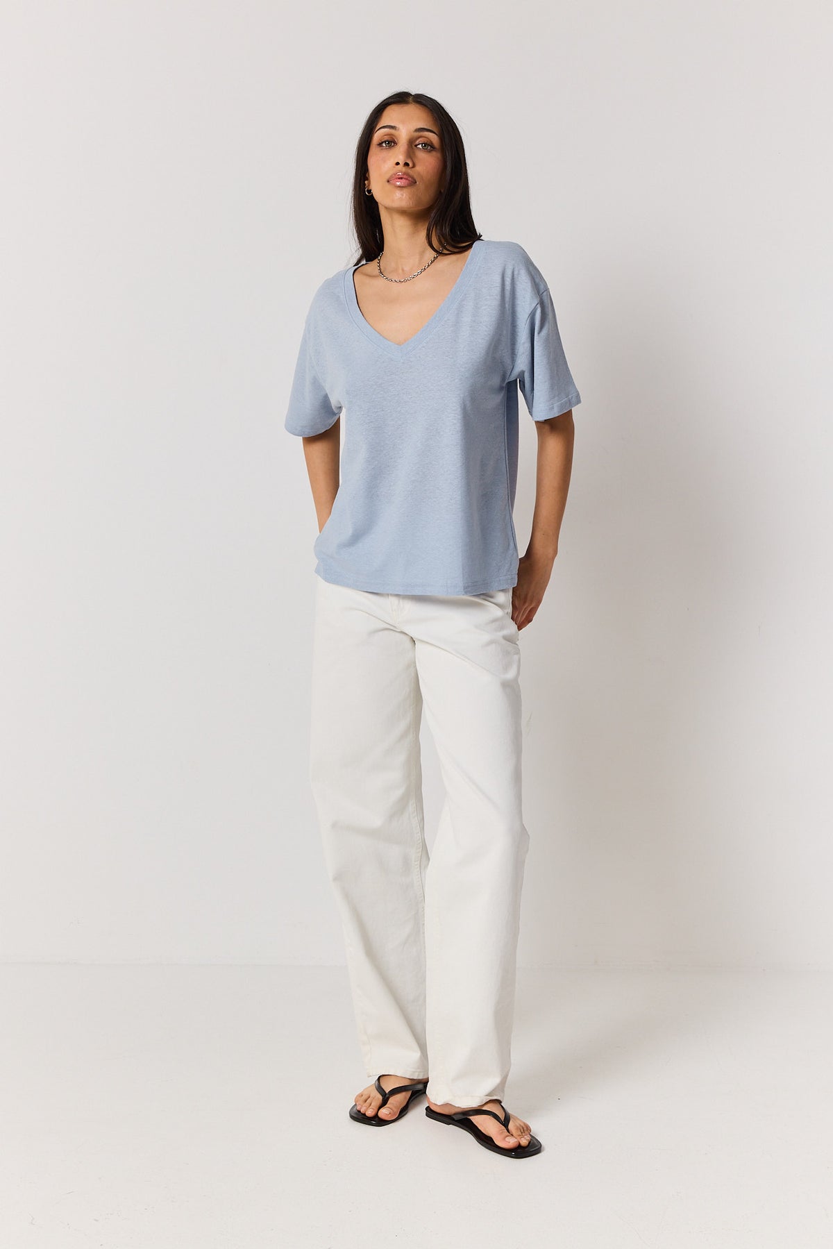 T-shirt V linen powder blue